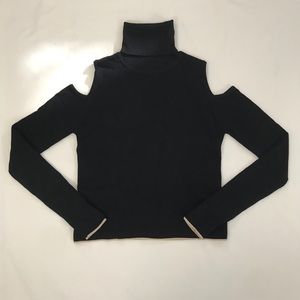 2/$25✨Zara Cold-Shoulder Turtleneck